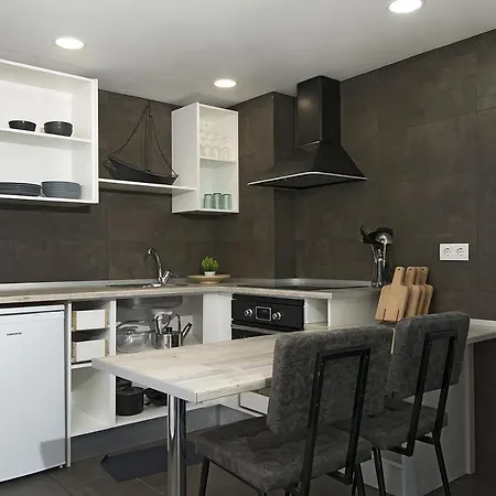 Apartment 202 Lagood