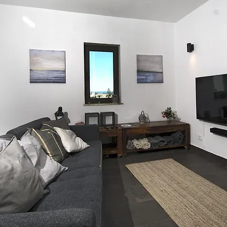 202 Lagood Apartment *