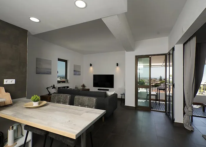 202 Lagood Apartman *