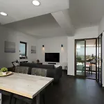 202 Lagood Apartment *